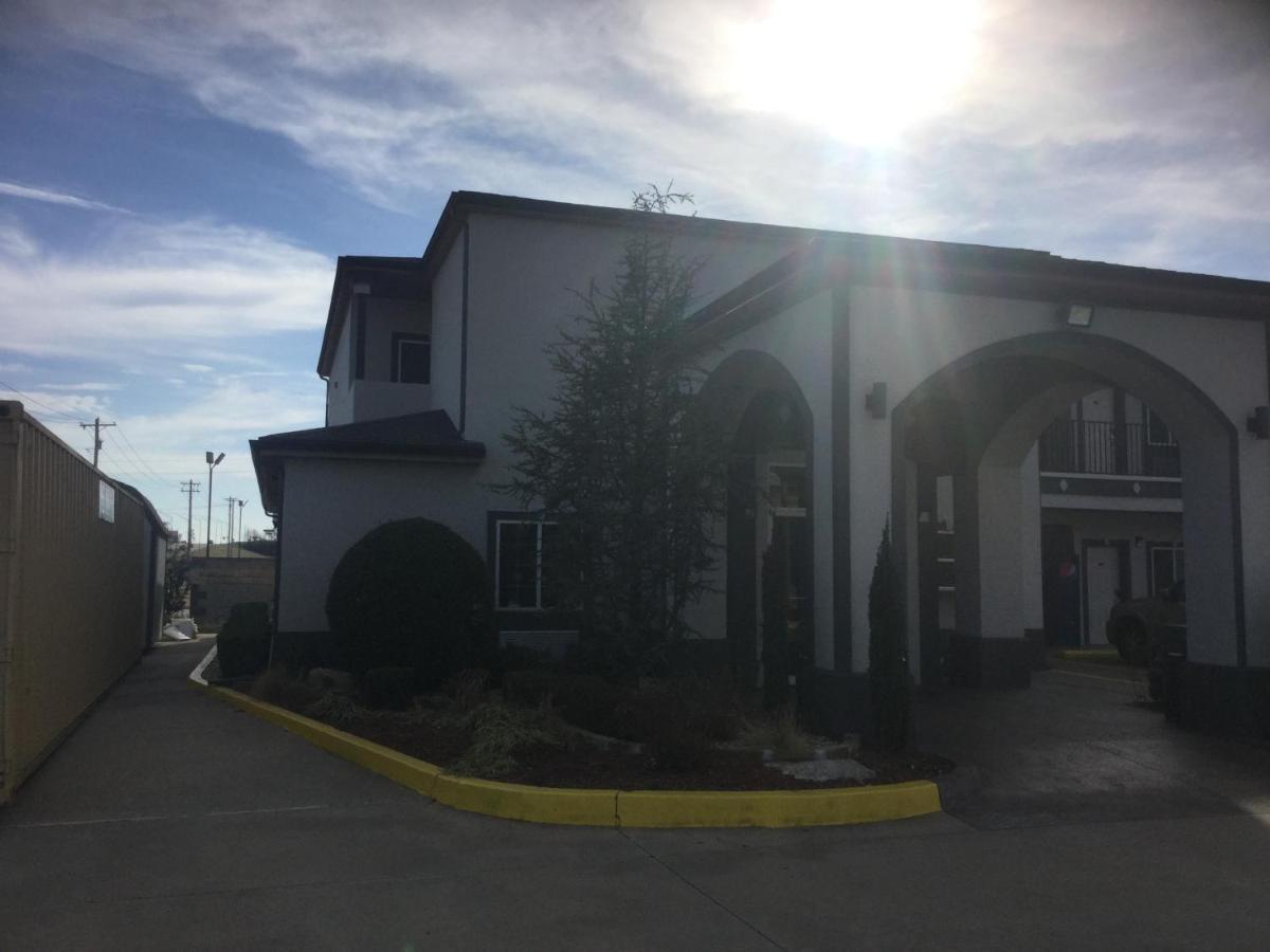 Muskogee Inn And Suites Eksteriør billede