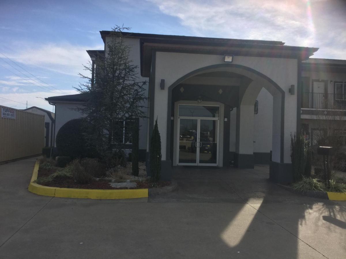 Muskogee Inn And Suites Eksteriør billede